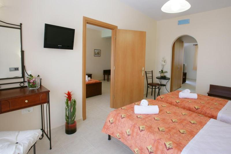 Virginia Hotel Tinos Bagian luar foto